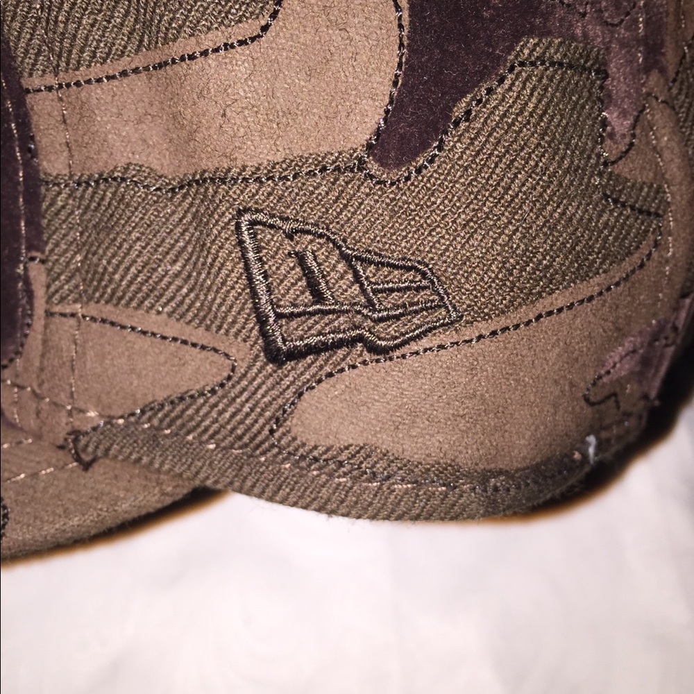 🔥🔥 Fitted Camo SnapBack 🔥🔥 - Picture 3 of 7